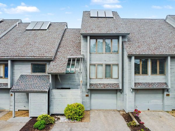5 Tsienneto Road, Unit 110, Derry, NH 03038
