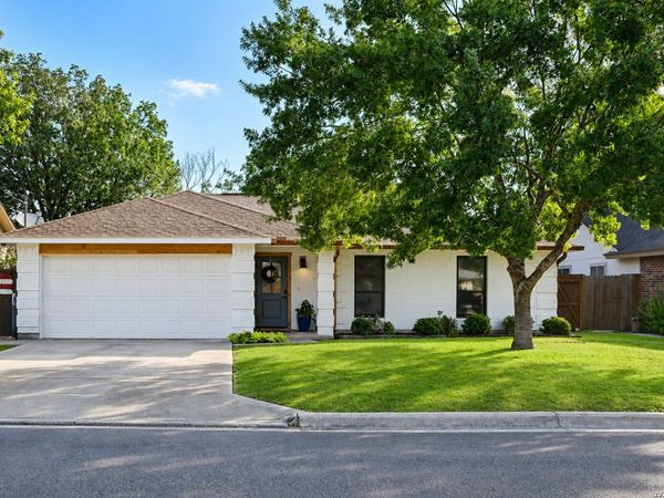 921 SEMINOLE DR, New Braunfels, TX 78130