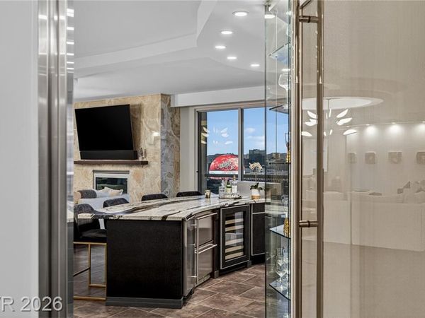 2747 Paradise Road, Unit PH 3101, Las Vegas, NV 89109