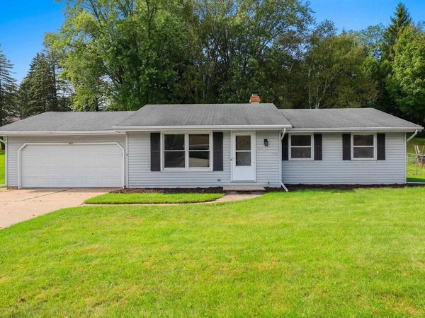 827 HILLCREST HEIGHTS, Green Bay, WI 54313