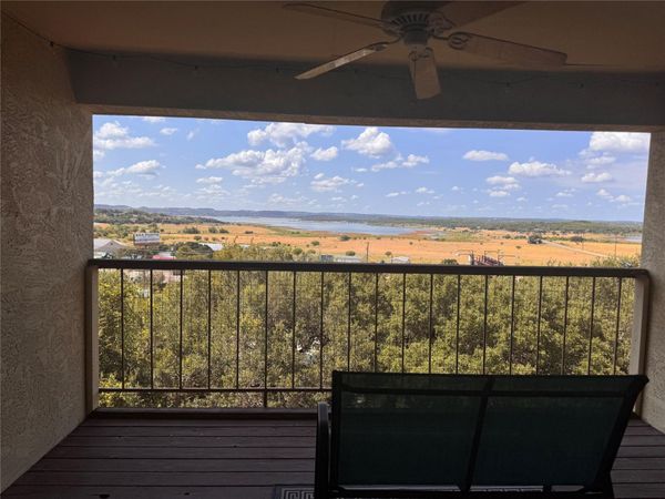 1256 Cougar DR, Unit 6, Canyon Lake, TX 78133