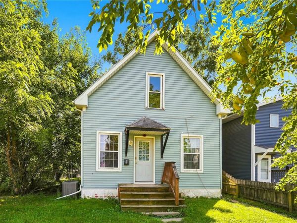407 9th Avenue SW, Cedar Rapids, IA 52404