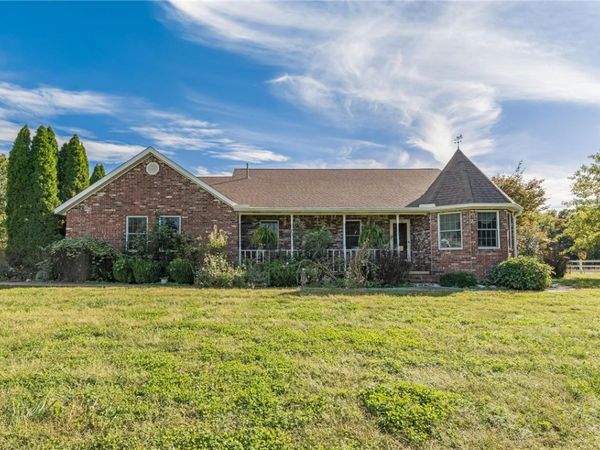 21609 Gann Road , Gentry, AR 72734