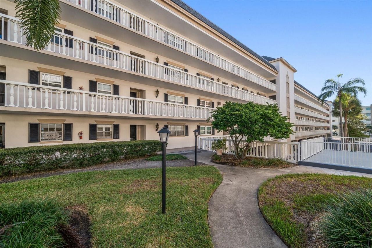 131 Bluff View Drive, Unit 106, Belleair Bluffs, FL 33770 Photo