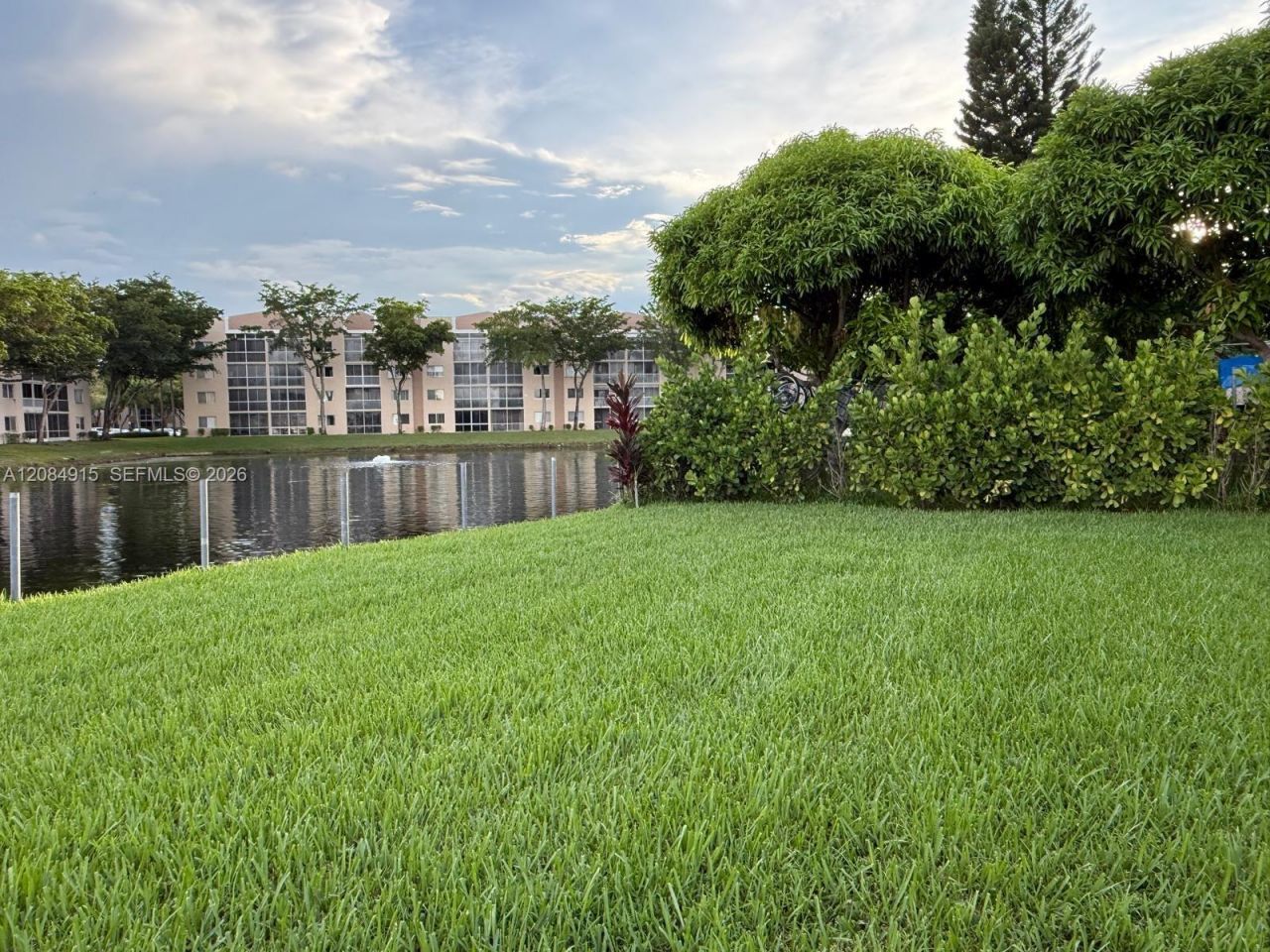 9606 NW 80th St, Tamarac, FL 33321 Photo