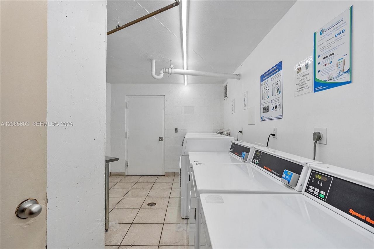 1000 Parkview Dr, Unit 220, Hallandale Beach, FL 33009 Photo