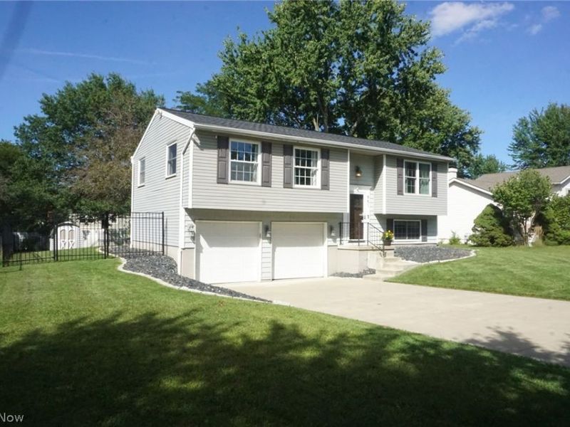 951 Brookpoint Drive, Medina, OH 44256 Photo 2