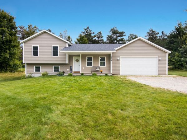 19214 Creekside, Interlochen, MI 49643