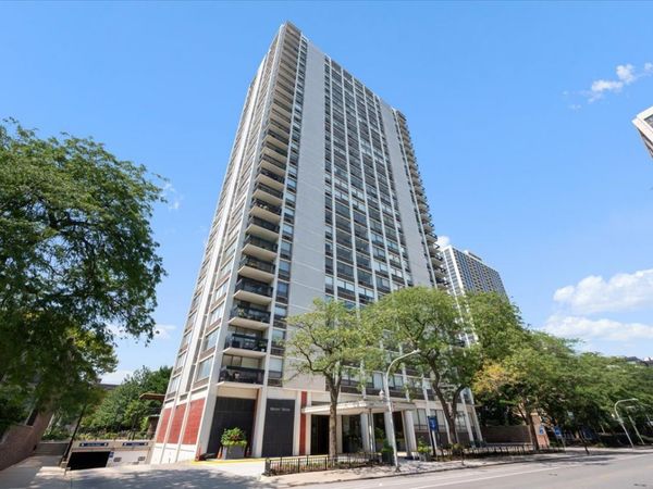 1455 E Sandburg Terrace, Unit 508, Chicago, IL 60610