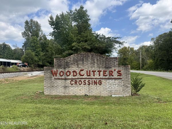 102 Loggers Lane, Clinton, TN 37716