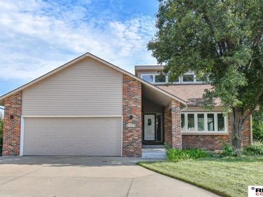 5206 Bison Drive, Lincoln, NE 68516