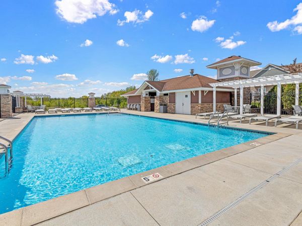 1802 Colonial Lane, Unit 1, Chanhassen, MN 55317