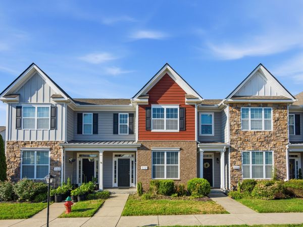 312 Manor Row , Pleasant View, TN 37146