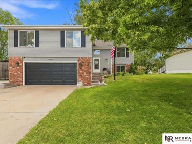 5610 NW 10th Street, Lincoln, NE 68521