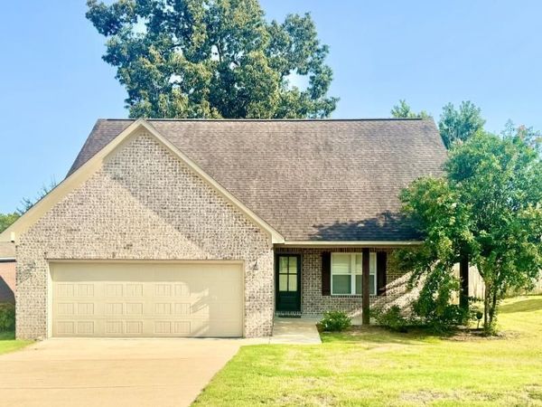235 Forest Glen Dr., Oxford, MS 38655