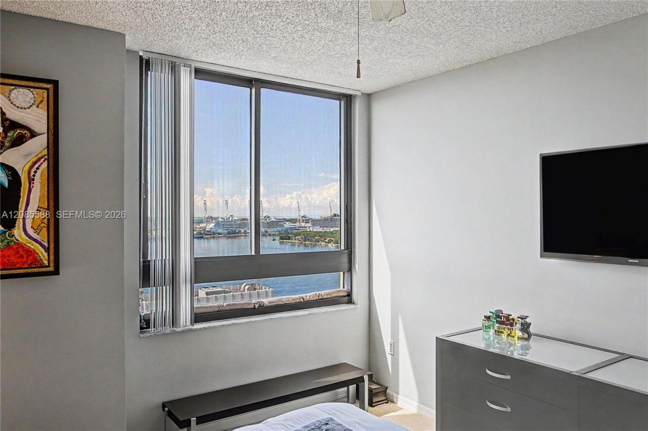 1330 West Ave, Unit 2412, Miami Beach, FL 33139 Photo