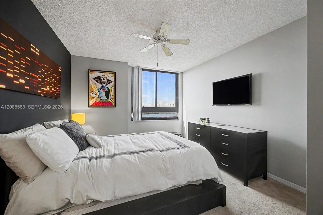 1330 West Ave, Unit 2412, Miami Beach, FL 33139 Photo