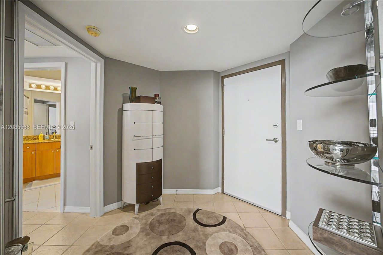 1330 West Ave, Unit 2412, Miami Beach, FL 33139 Photo