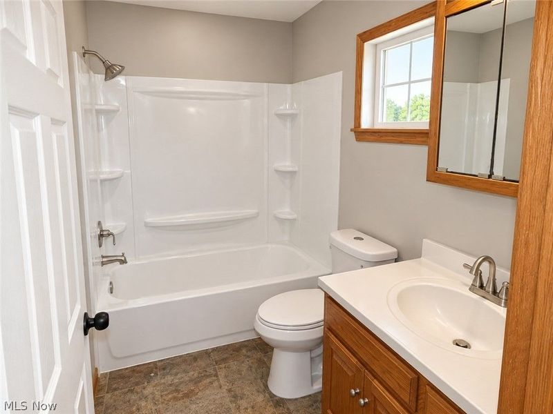 14913 Lincoln Avenue, Cleveland, OH 44128 Photo 11