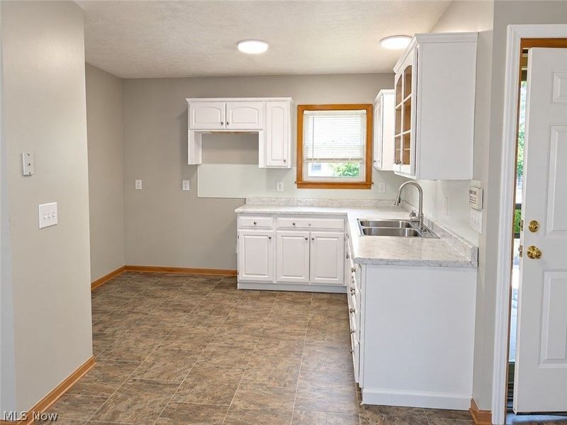 14913 Lincoln Avenue, Cleveland, OH 44128 Photo 9