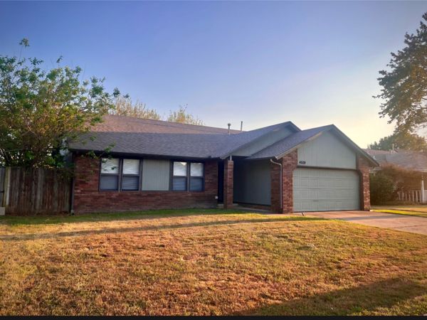 4509 W Oakland Street , Broken Arrow, OK 74012