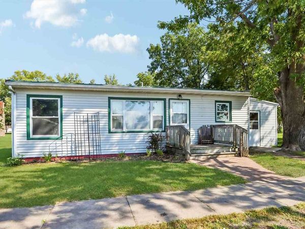 765 E Washington Street, Marengo, IA 52301