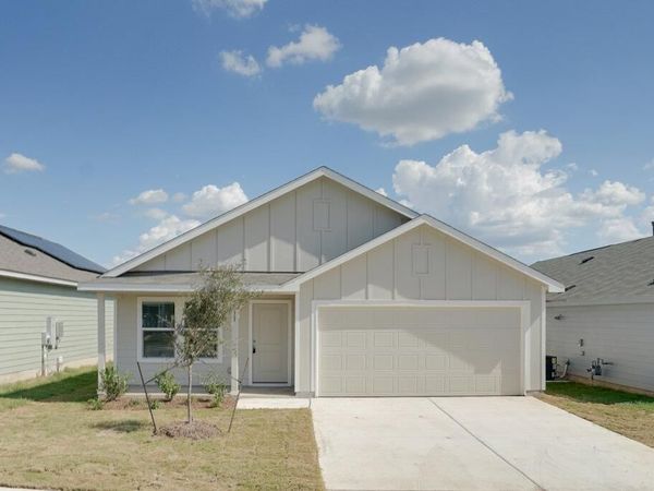 433 Whoopers LOOP, Uhland, TX 78640