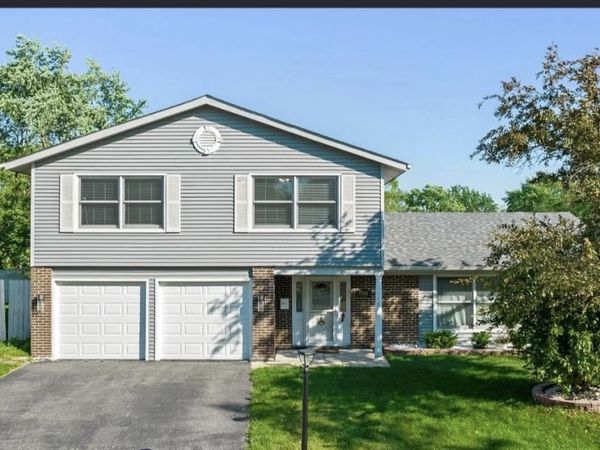 7791 Sherwood Circle S, Hanover Park, IL 60133