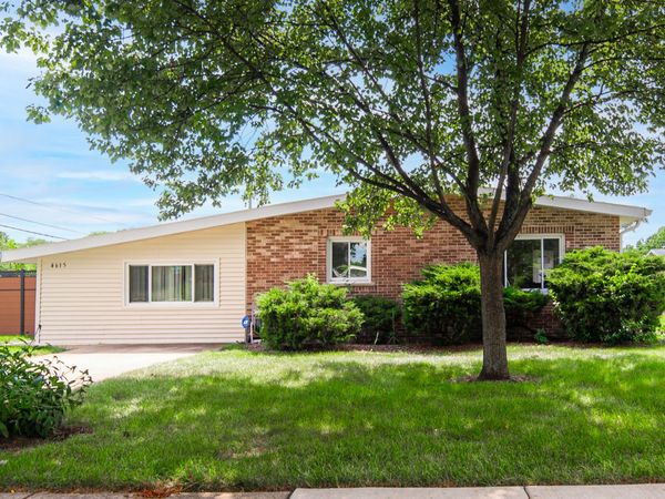 4615 Larch Avenue , Glenview, IL 60025