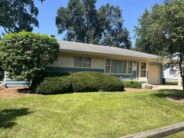 480 Martin Drive , South Elgin, IL 60177