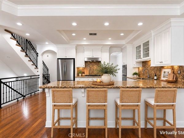 1551 Artesia Boulevard, Unit 4, Manhattan Beach, CA 90266