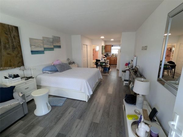 158 Ocean Dr, Unit 203, Miami Beach, FL 33139