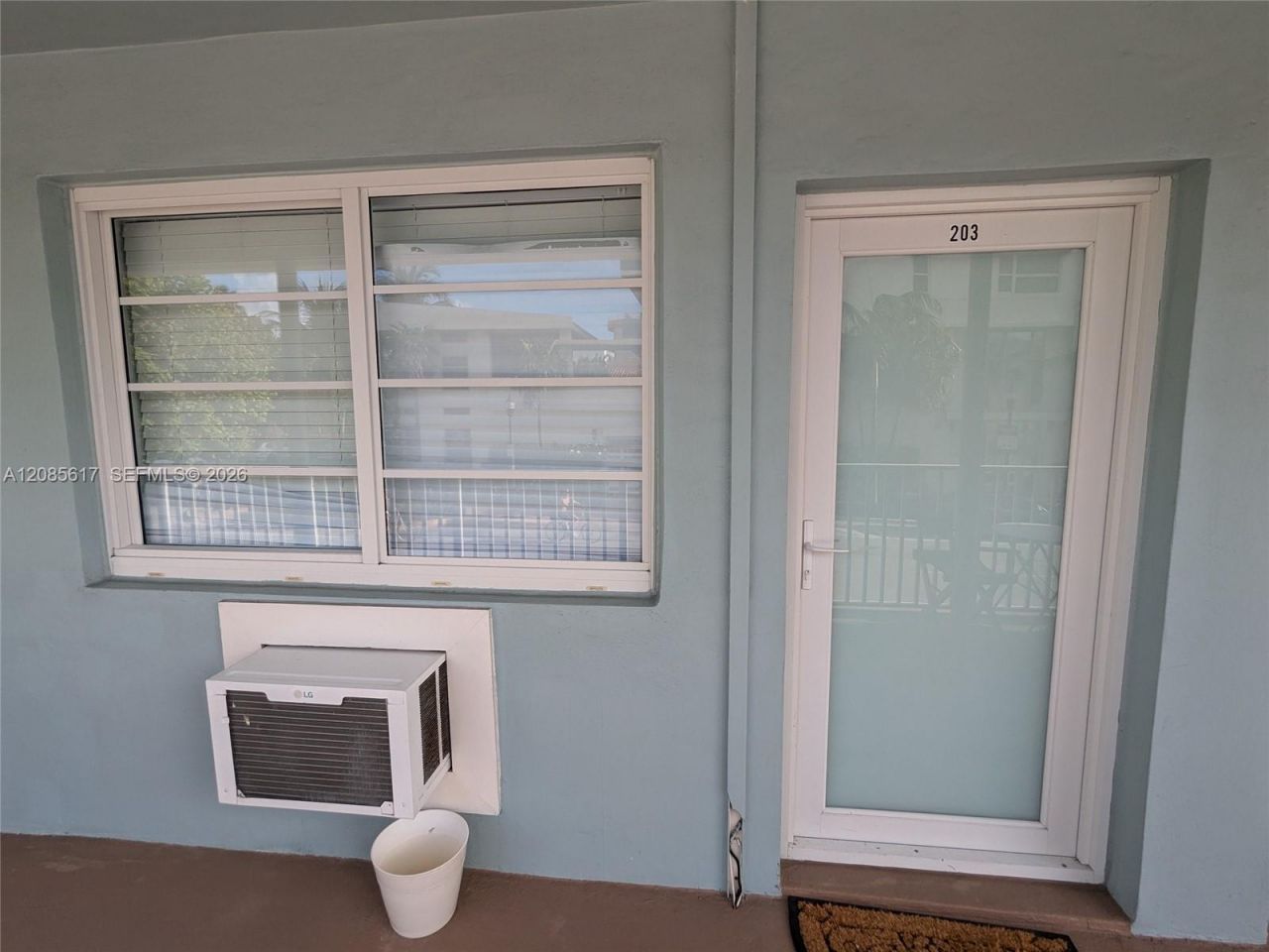 158 Ocean Dr, Unit 203, Miami Beach, FL 33139 Photo