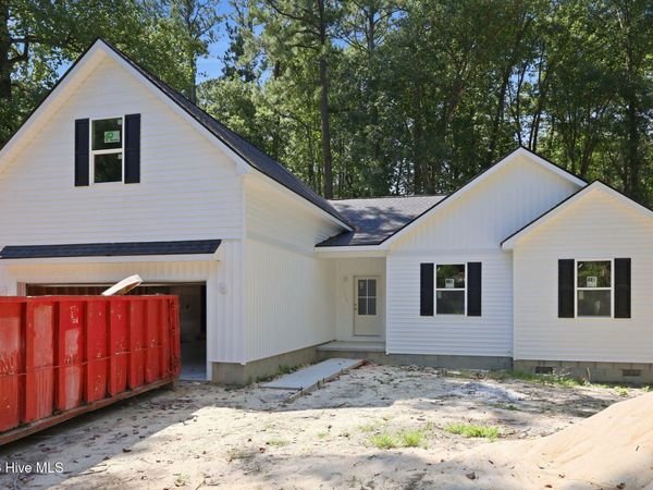101 Hillside Drive , Washington, NC 27889