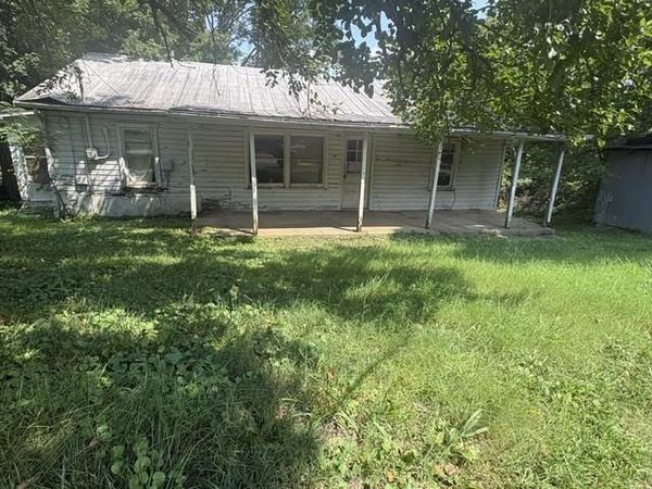 240 Old Dixie Highway , Horse Cave, KY 42749