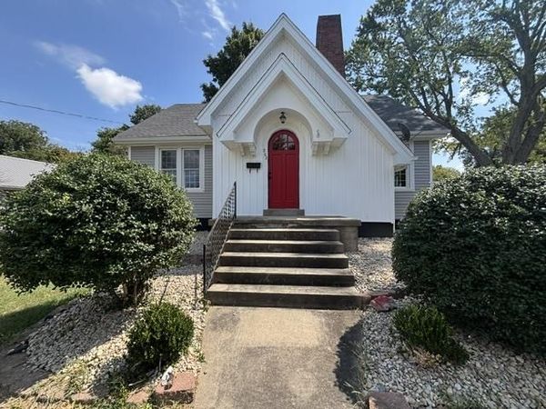 202 College Street , Greenville, KY 42345