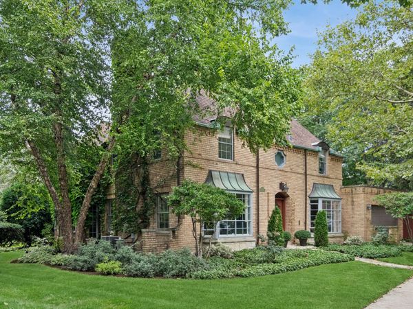 6755 N Jean Avenue, Chicago, IL 60646