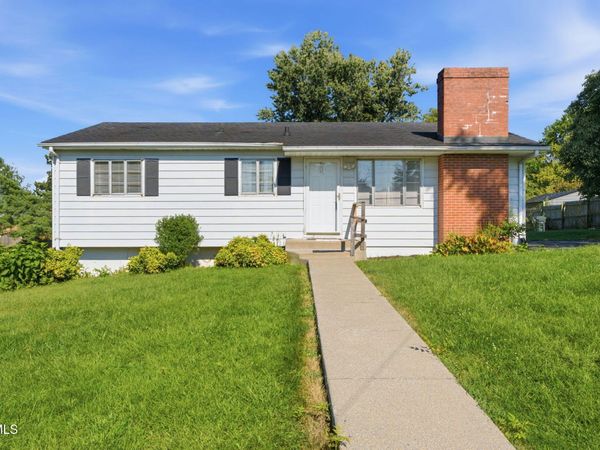 455 Robin Circle, Bristol, VA 24202