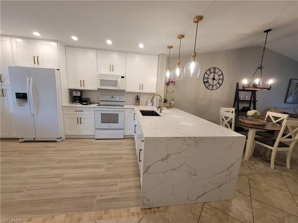 7761 Jewel LN, Unit 204, NAPLES, FL 34109
