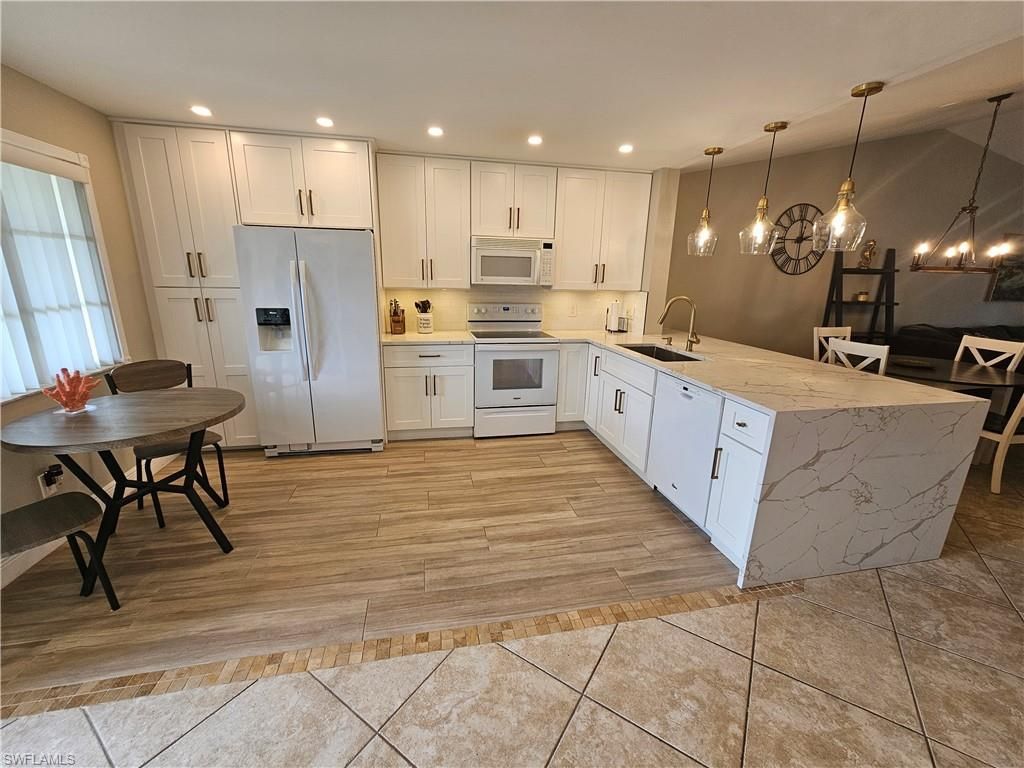 7761 Jewel Ln, Unit 204, Naples, FL 34109 Photo