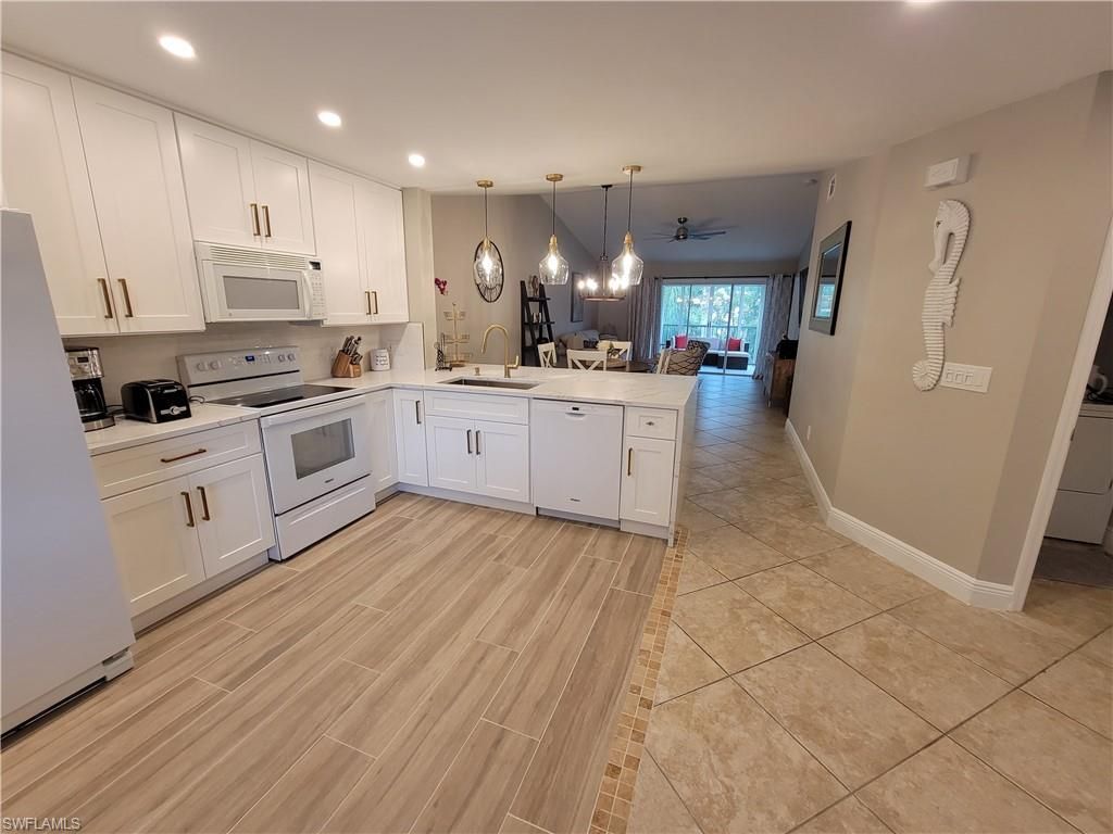 7761 Jewel Ln, Unit 204, Naples, FL 34109 Photo