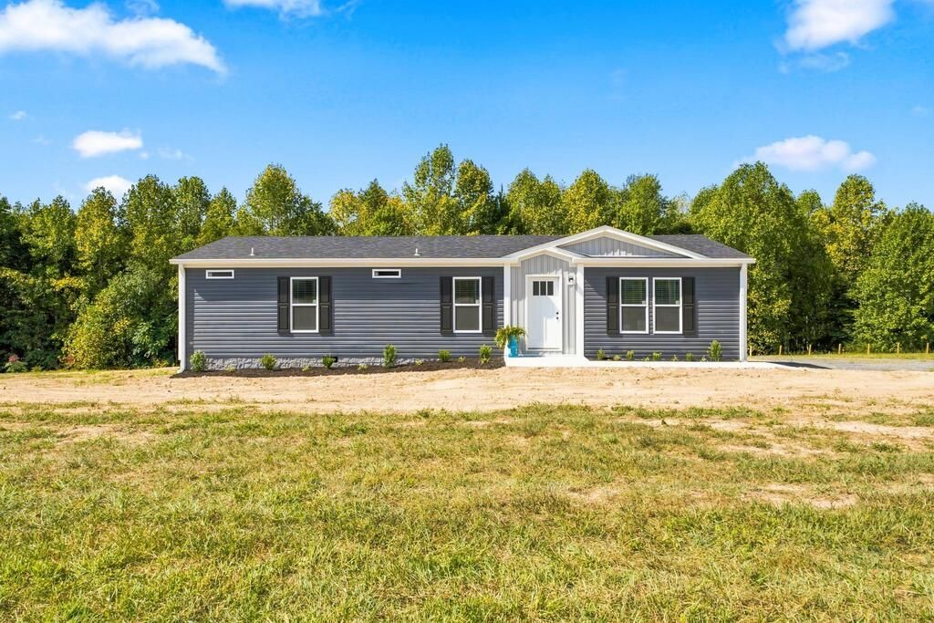 54 Pumpkintown Rd, Lafayette, TN 37083 Main Photo