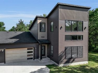 1542 Blakeley Road, East Aurora, NY 14052