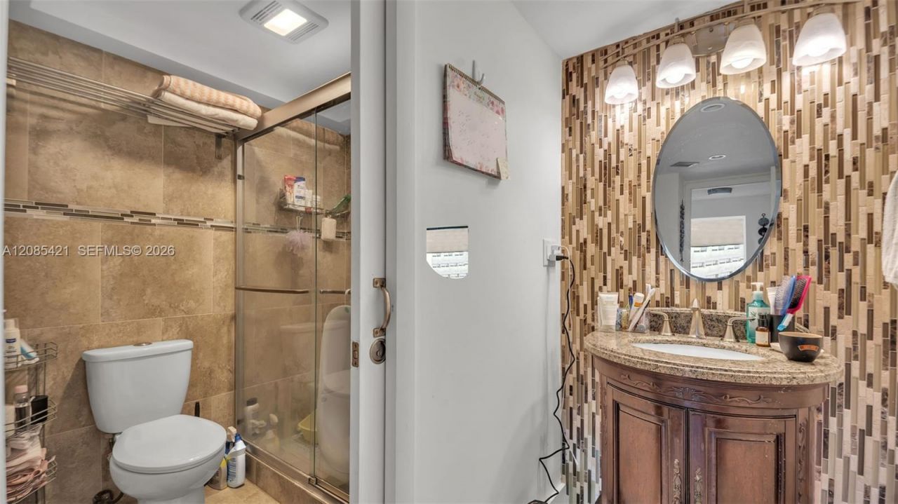 8001 Crespi Blvd, Unit 4B, Miami Beach, FL 33141 Photo