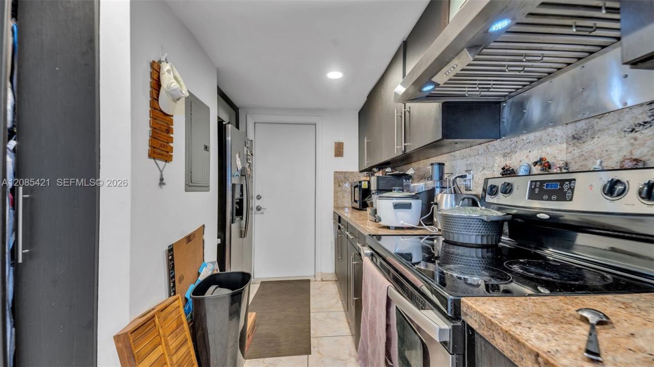 8001 Crespi Blvd, Unit 4B, Miami Beach, FL 33141 Photo