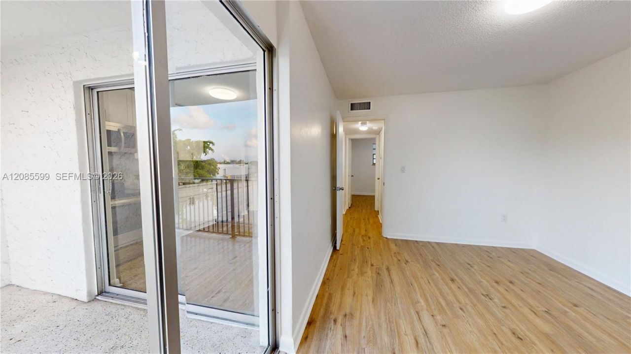 444 SW 27th Ave, Unit 32, Miami, FL 33135 Photo