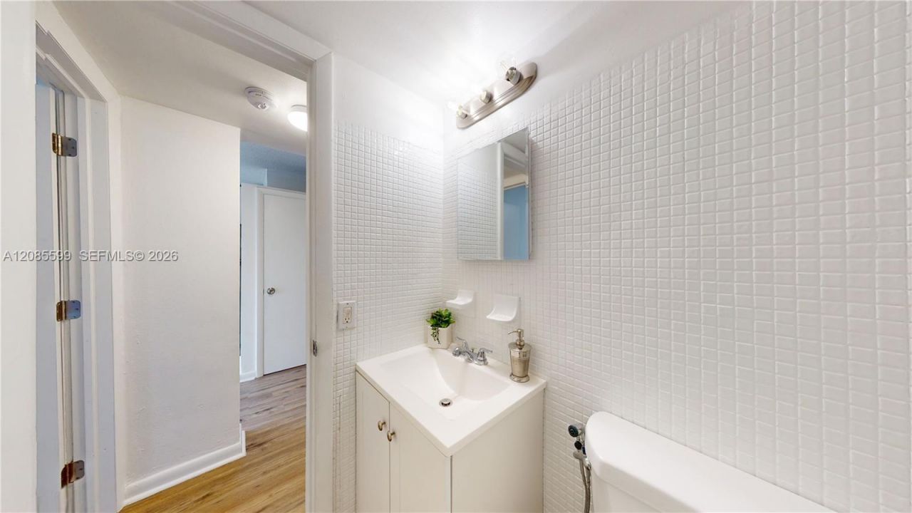 444 SW 27th Ave, Unit 32, Miami, FL 33135 Photo
