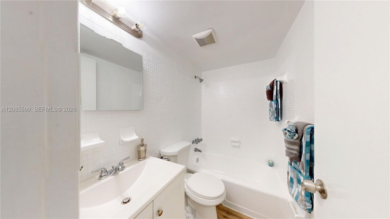 444 SW 27th Ave, Unit 32, Miami, FL 33135 Photo