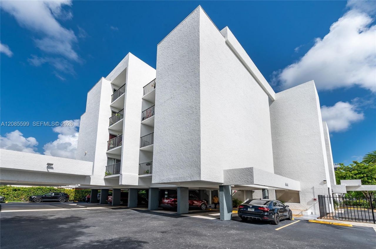444 SW 27th Ave, Unit 32, Miami, FL 33135 Photo