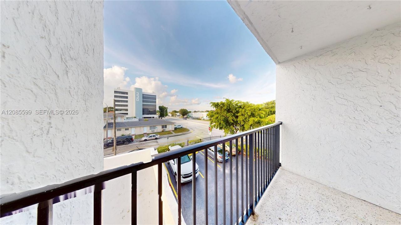 444 SW 27th Ave, Unit 32, Miami, FL 33135 Photo